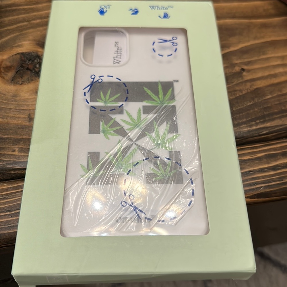 Offwhite arrow graffiti iphone 12 pro case